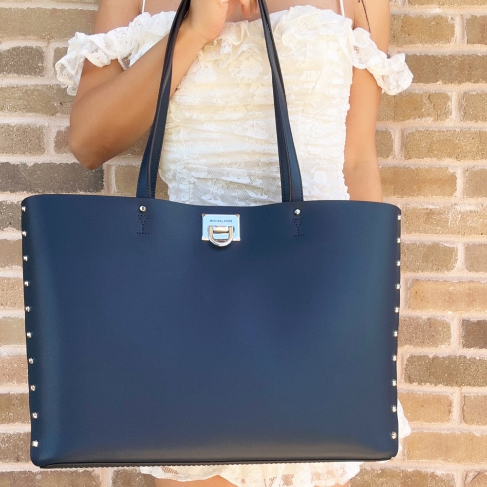 Michael Kors Manhattan Large Leather Tote Studded MK Logo Bag Navy Leather - Picture 2 of 4